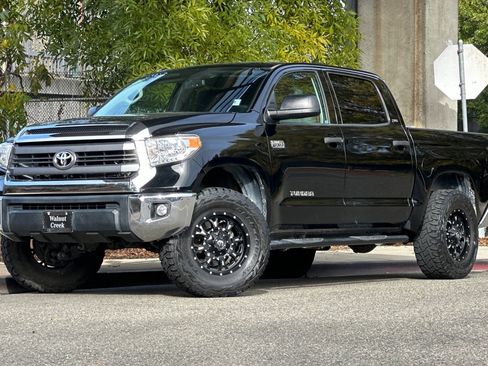 Used 2015 Toyota Tundra SR5 w/ SR5 Upgrade Package image 23