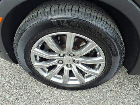 Used 2019 Cadillac XT4 Premium Luxury w/ Driver Awareness Package FWD image 5