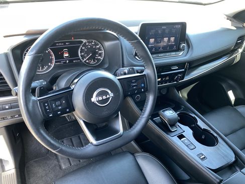 Used 2023 Nissan Rogue SL FWD image 18