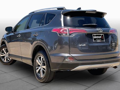 Used 2018 Toyota RAV4 XLE AWD/4WD image 12