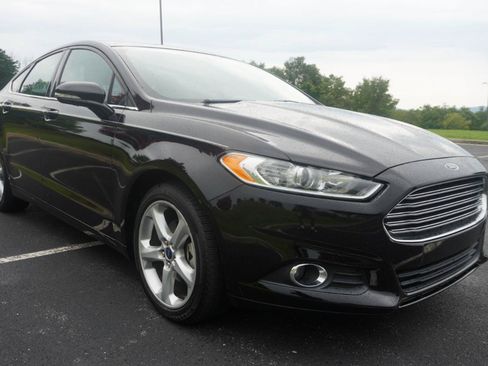 Used 2016 Ford Fusion SE AWD/4WD image 9