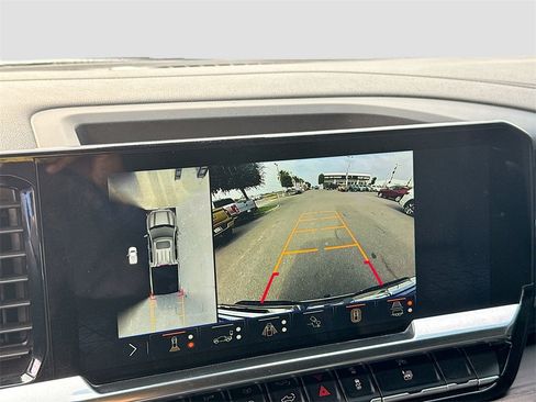 Used 2025 GMC Sierra 1500 SLT image 18