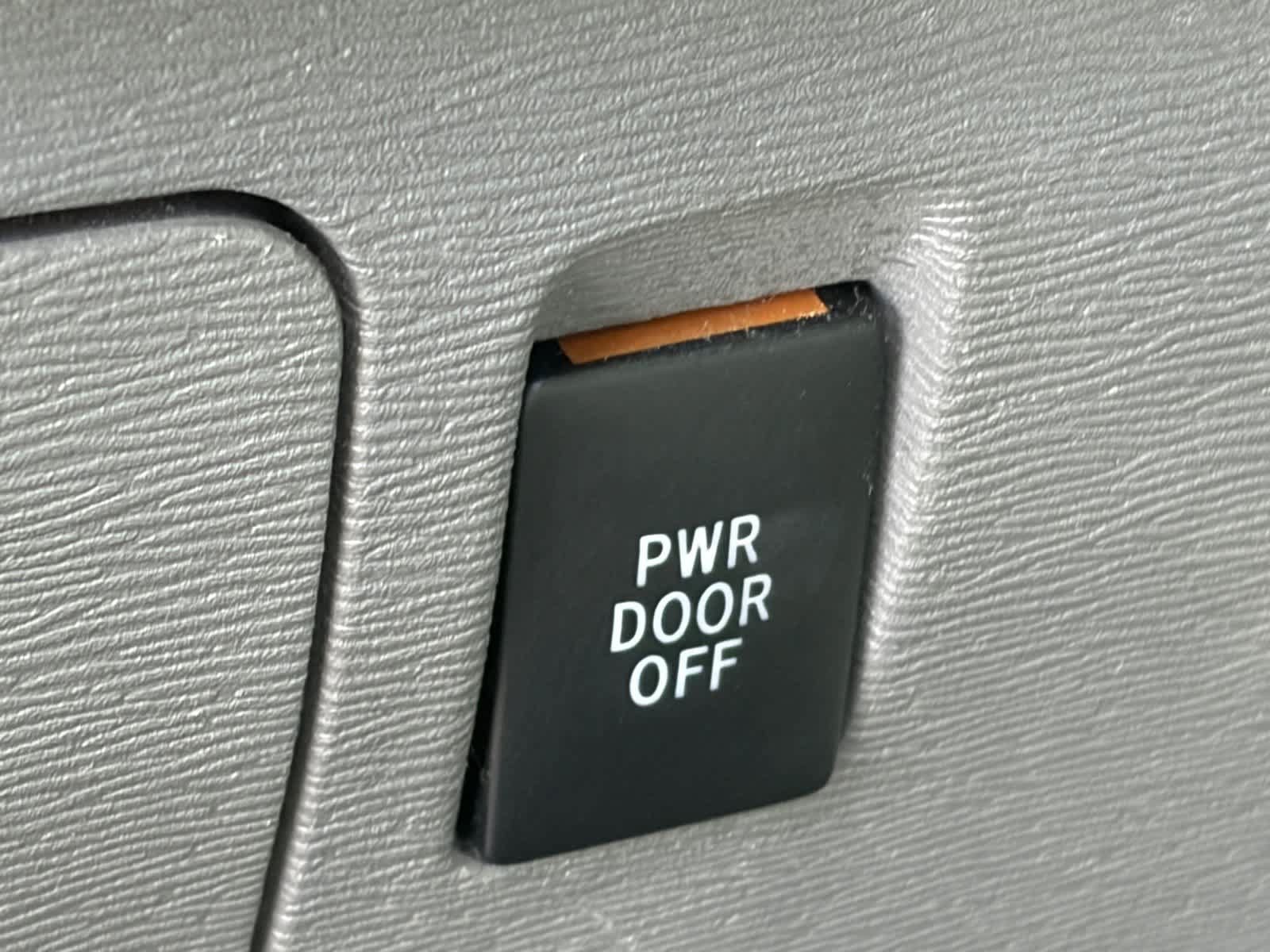 Used 2015 Toyota Sienna LE FWD image 9