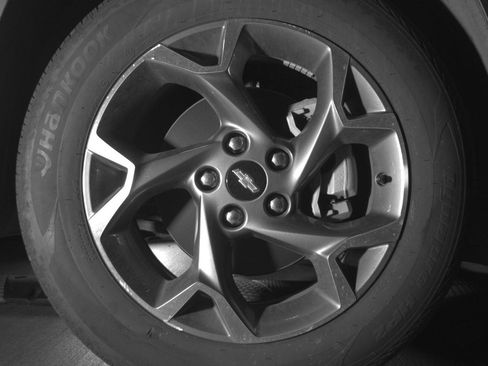 Used 2025 Chevrolet Trax LT image 10