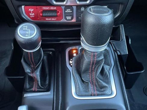 Used 2020 Jeep Gladiator Rubicon image 25