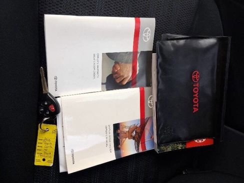 Used 2013 Toyota Corolla S image 16