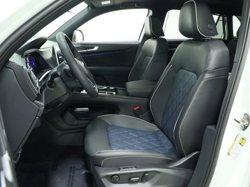 New 2026 Volkswagen Atlas Cross Sport SEL Premium R-Line AWD/4WD image 30