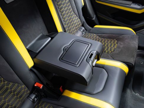 Used 2022 Lamborghini Urus image 32