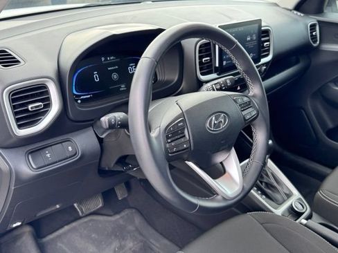 Used 2024 Hyundai Venue SEL FWD image 22