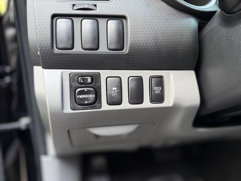 Used 2015 Toyota Tacoma 4x4 Access Cab w/ Convenience Package image 19