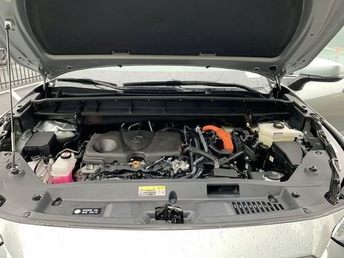 Certified 2025 Toyota Highlander XLE AWD/4WD image 16