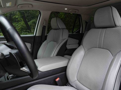 Used 2025 Honda Pilot Elite image 17