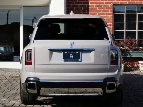 Used 2025 Rolls-Royce Cullinan AWD/4WD image 22