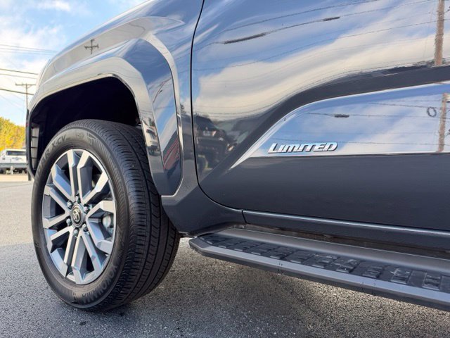 Used 2026 Toyota 4Runner Limited AWD/4WD image 11