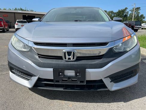 Used 2018 Honda Civic EX image 3