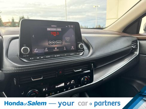 Used 2023 Nissan Rogue SV w/ SV Premium Package image 17