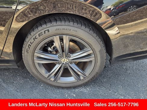 Used 2023 Volkswagen Jetta SE FWD image 12