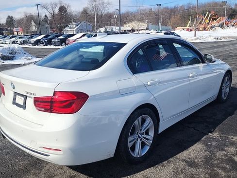 Used 2018 BMW 330i xDrive Sedan image 3