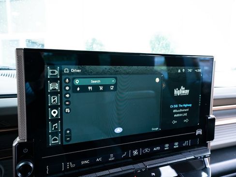 Used 2025 GMC Hummer EV 2X AWD/4WD image 32