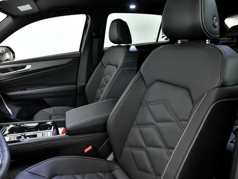 Certified 2026 Volkswagen Atlas Cross Sport SE w/ Panoramic Sunroof Package AWD/4WD image 6