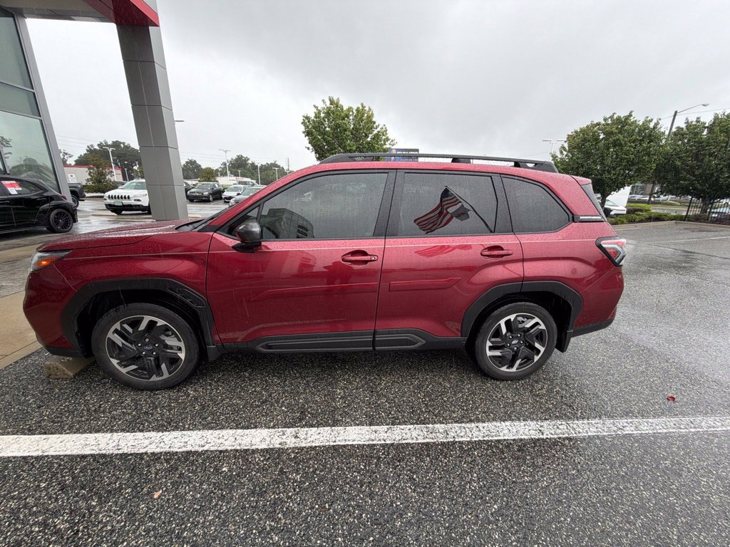Used 2025 Subaru Forester Limited AWD/4WD image 1