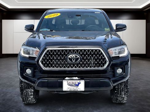 Used 2019 Toyota Tacoma TRD Off-Road image 3