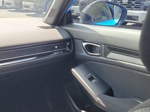 Used 2025 Honda Civic Sport image 4