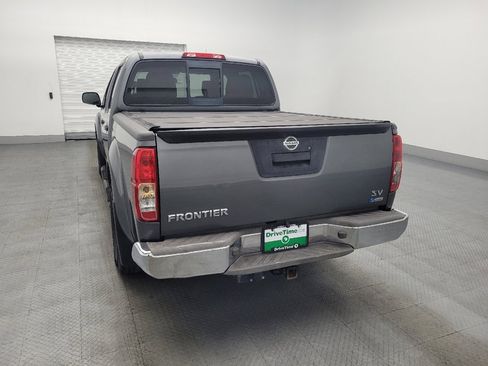 Used 2017 Nissan Frontier SV image 6
