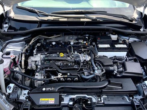 Certified 2025 Toyota Corolla Cross XLE FWD image 31