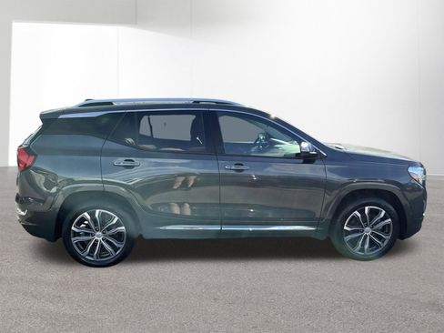 Used 2020 GMC Terrain Denali w/ Denali Premium Package AWD/4WD image 2