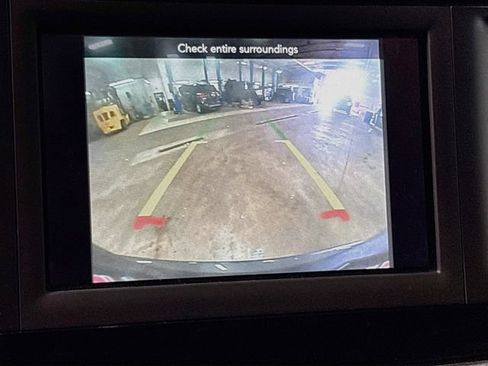Used 2019 Chrysler Pacifica Touring-L FWD image 12