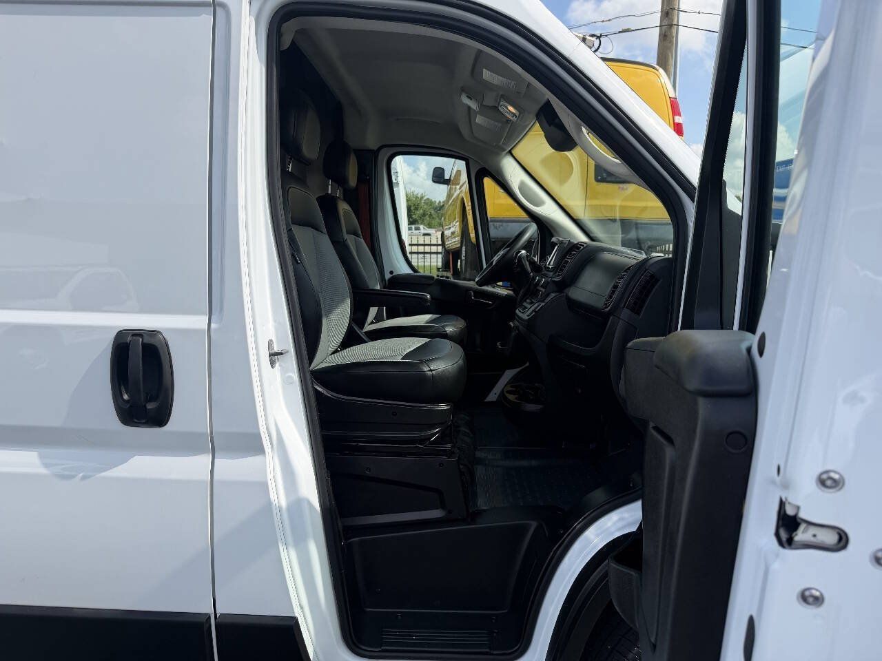 Used 2023 RAM ProMaster 3500 w/ Lane Management Group FWD image 13