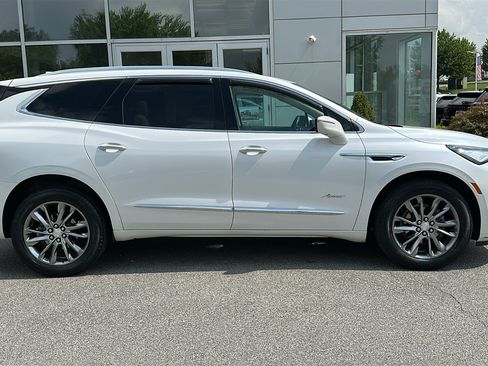 Used 2022 Buick Enclave Avenir w/ Avenir Technology Package AWD/4WD image 30