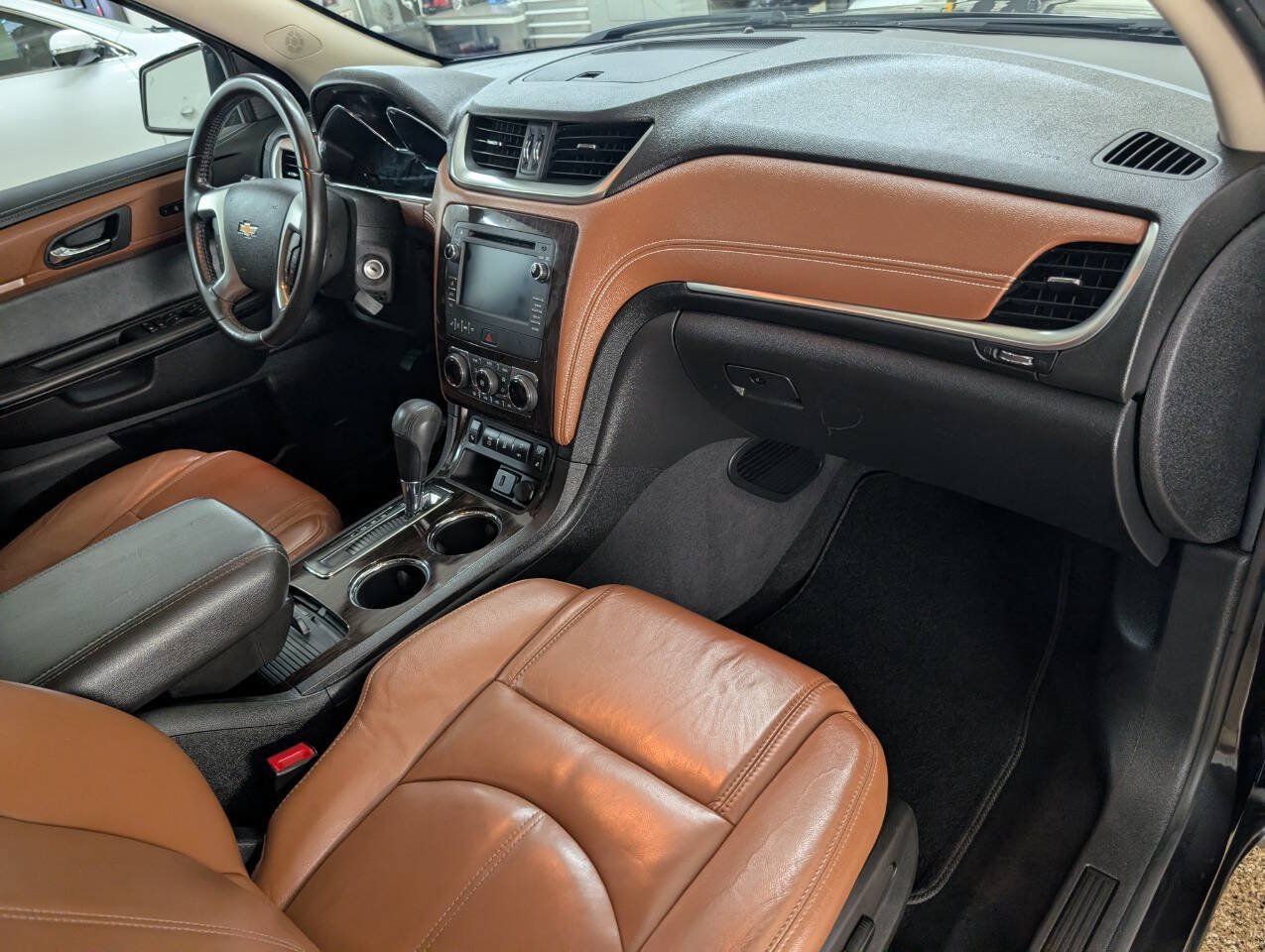 Used 2017 Chevrolet Traverse LT AWD/4WD image 24