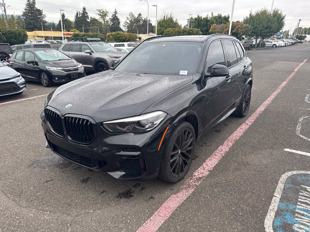 Used 2022 BMW X5 xDrive40i w/ M Sport Package AWD/4WD image 3