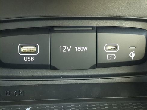 New 2025 Hyundai Venue Limited image 25