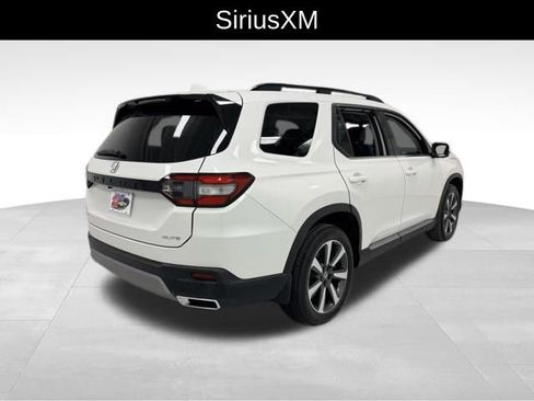 Used 2025 Honda Pilot Elite image 6
