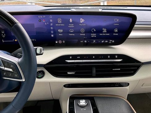 Used 2025 Buick Enclave Avenir w/ Super Cruise Package image 6