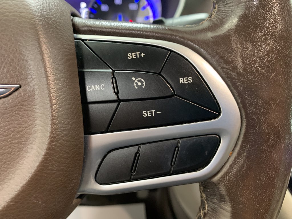 Used 2019 Chrysler Pacifica Touring-L Plus FWD image 25