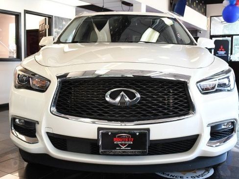 Used 2020 INFINITI QX60 Luxe w/ Essential Package AWD/4WD image 2