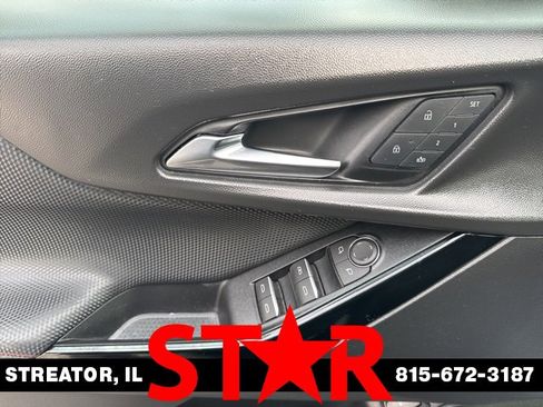 Used 2025 Chevrolet Equinox RS w/ Safety and Technology Package image 9