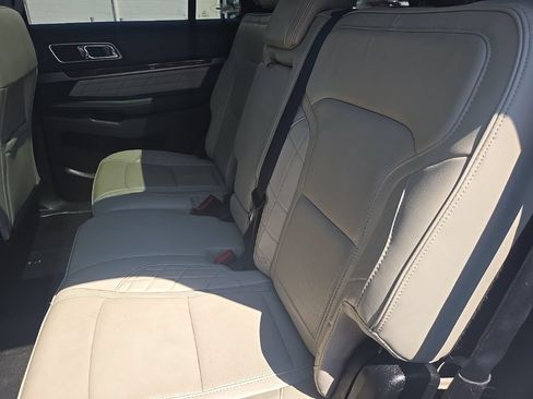 Used 2016 Ford Explorer Platinum AWD/4WD image 24