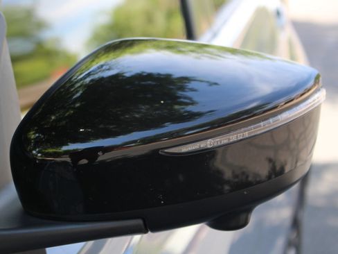 Used 2023 Nissan Kicks SR FWD image 46
