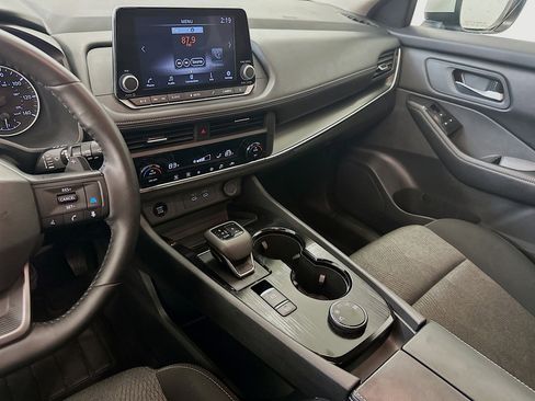 Used 2025 Nissan Rogue SV image 25