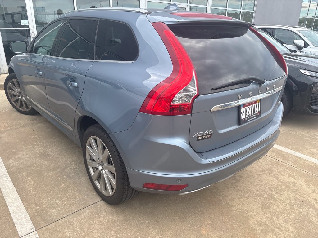 Used 2017 Volvo XC60 T5 Inscription w/ Preferred Option Package FWD image 4