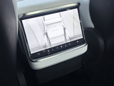 Used 2023 Tesla Model X image 39