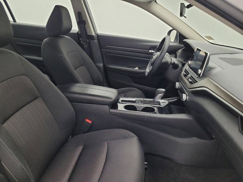 Used 2024 Nissan Altima 2.5 SV image 21