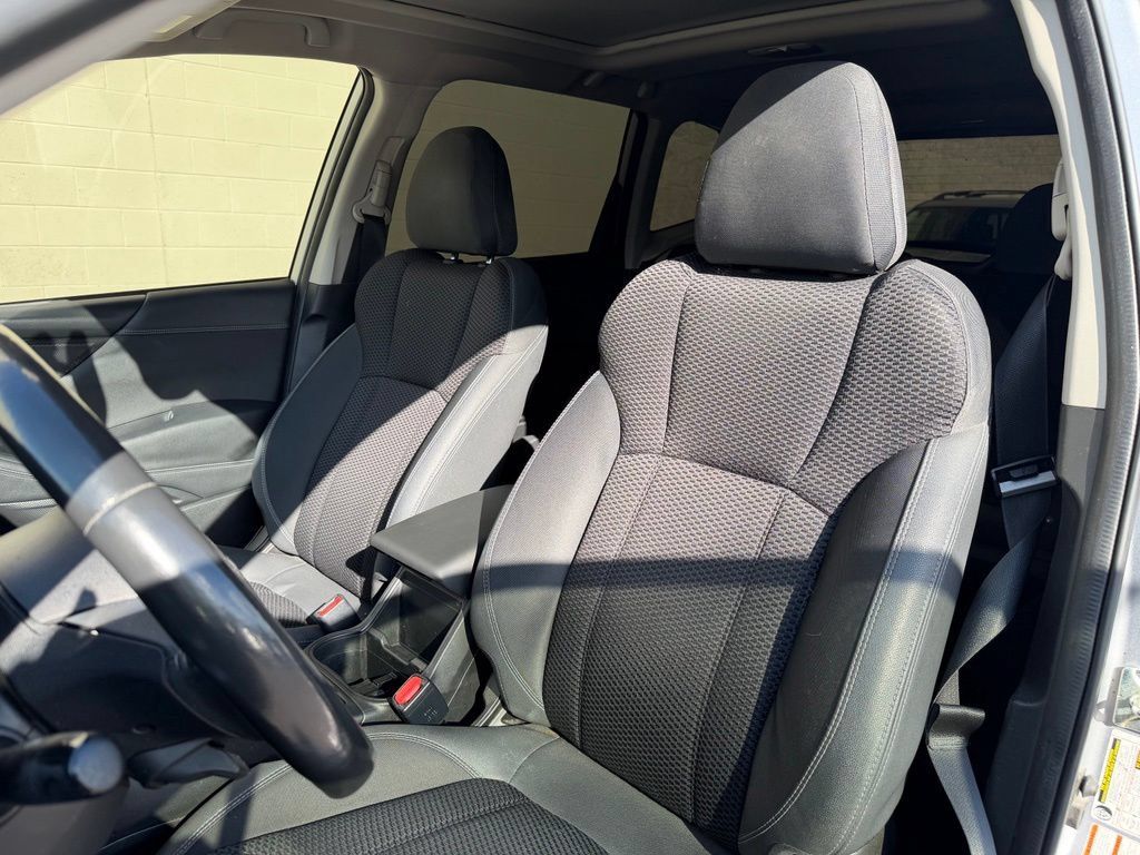 Used 2020 Subaru Forester Premium AWD/4WD image 22