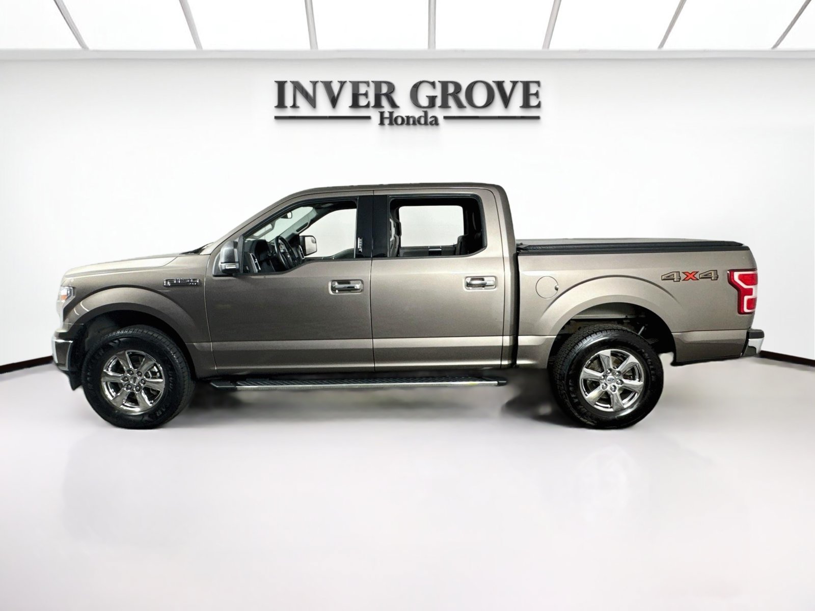 Used 2018 Ford F150 XLT w/ Equipment Group 302A Luxury AWD/4WD image 8
