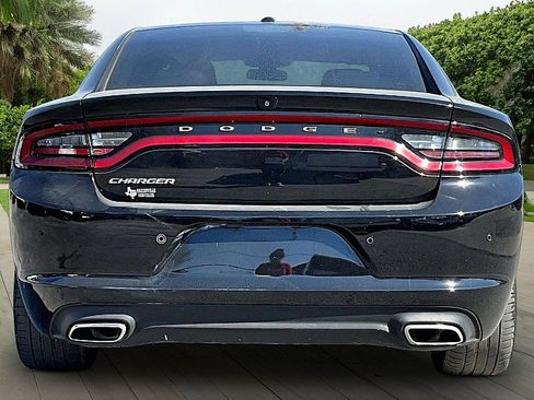 Used 2020 Dodge Charger SXT image 4